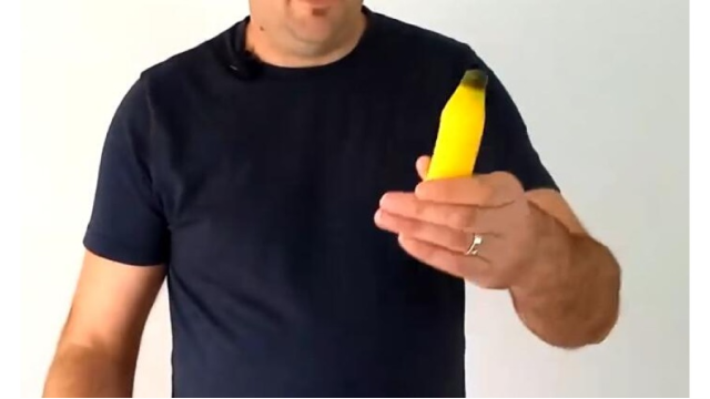 Multiplying Bananas by Alexander May - Stage Magic